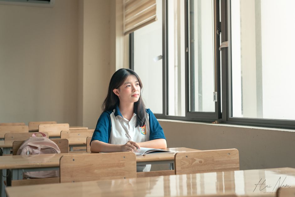 起算点について考え込む女性